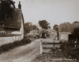 1930 – harvest – uk – wiltshire 1930 – Wiltshire harvest – UK