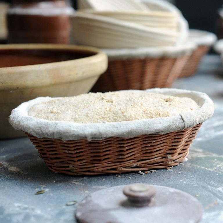 1kg Oval Lined Wicker Nutrition and Digestibility of Bread